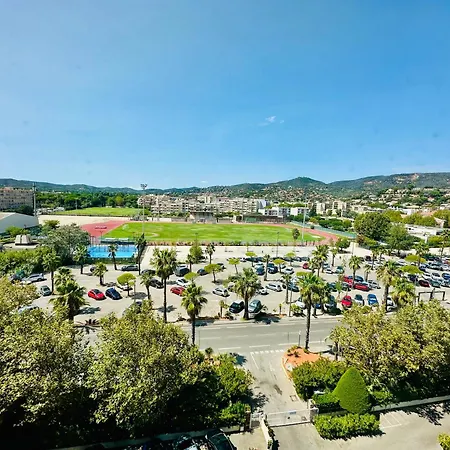 Climatisé Avec Parking Vue Panoramique Stade Marché